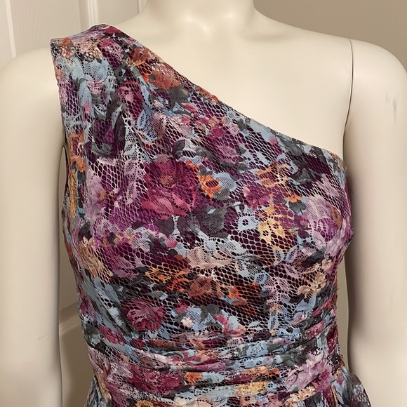 Gianni Bini Size 2 purple floral one shoulder lace cocktail dress - Picture 2 of 5